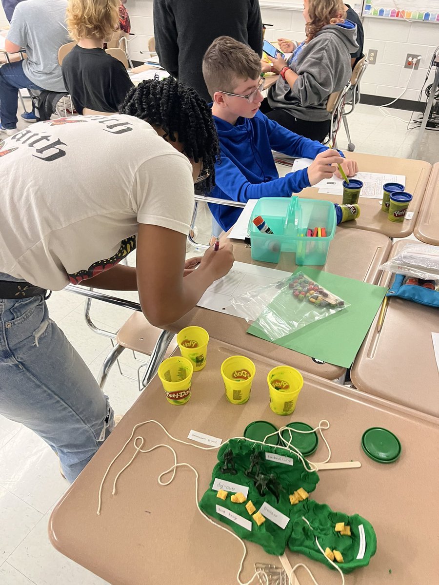 WhiteHouseMiddle tweet media