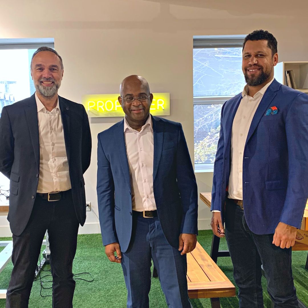 esgplusuqam's tweet photo. Le doyen de l'@esg_uqam,@KomlanSedzro, a rendu visite à Olivier Laquinte, diplômé de l'École et premier lauréat du prix Bâtisseur remis à #Décadra22.
Merci à Olivier Laquinte et @StephaneRicoul pour leur accueil dans les bureaux de @talsominc
#esgplus #esguqam #CommunautéESG https://t.co/YsFWMmlEMz