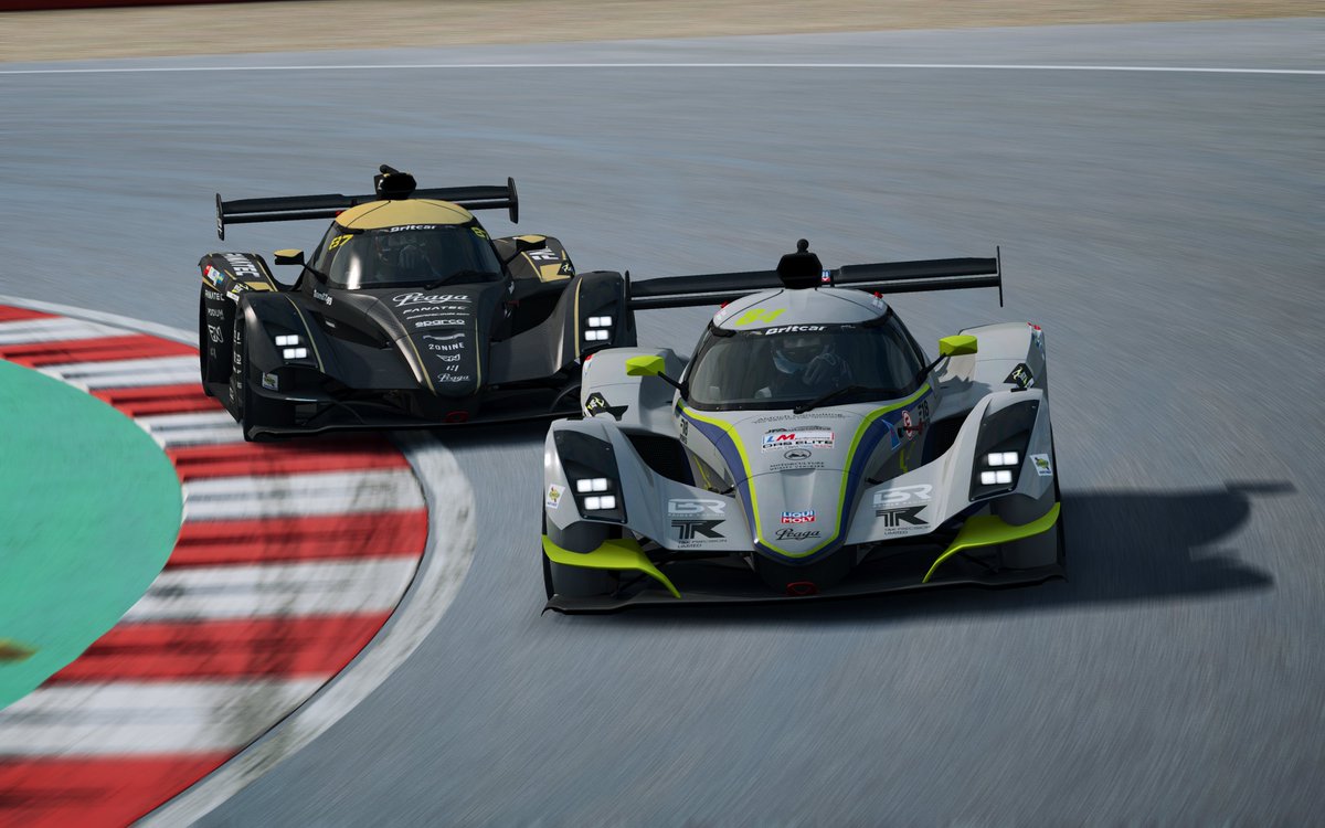 RaceRoom tweet media