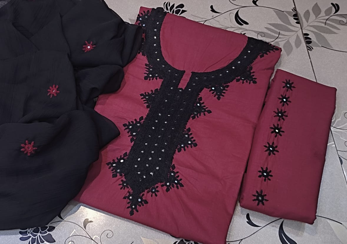 summandar01's tweet photo. #SD_Collection
#NewCollection2022
Sindhi Style Handmade Original Mirror Work Cotton Stuff Shirt & Trouser Along With Mirror Booti Contrast Chiffon Dupatta 3pc Dresses ๐งถ๐
2800/- Delivery Free โค๏ธ COD Available All Pakistan https://t.co/LQgcclr0dK