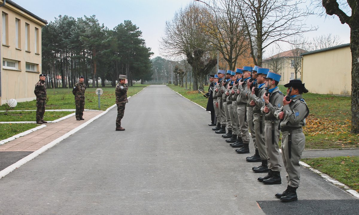 CDC_8eRMAT's tweet photo. #Visite🇫🇷 de commandement du GDI Ohnet @ComMaintFT 🪖

➡️Présentation des capacités, évaluation de la performance du régiment dans les domaines opérationnel &amp; technique, rencontre &amp; échanges avec les personnels.

#CohésionDéfense @armeedeterre @Armees_Gouv @armeeszne @MCO_Terre https://t.co/VDavPs9imP