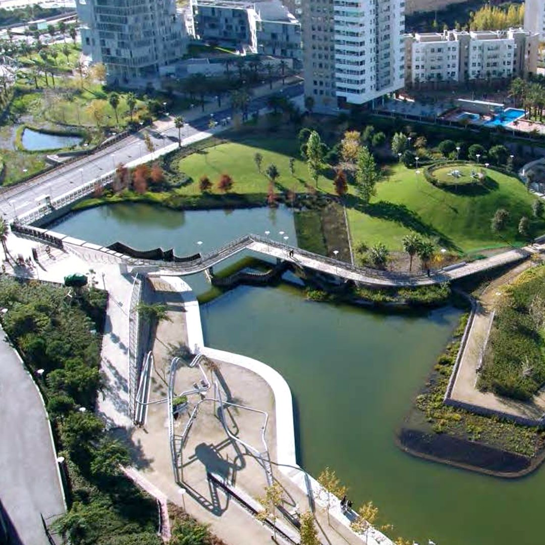 projectdto's tweet photo. Our natural lakes and waterways are a treasured resource. Downtown needs dedicated infrastructure to clean its stormwater as it flows through streets, parks, and public spaces to ensure that what makes its way to our local lakes is safe and clean.
#ProjectDTO #DowntownOrlando https://t.co/ChxwnJLAuj