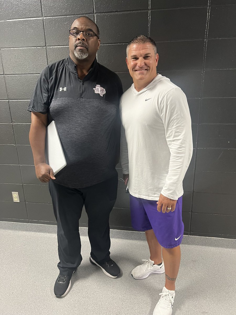 blitzemD's tweet photo. Big Thanks to these guys for stopping by and recruiting @FootballHumble the last few days!  #BLEEDPURPLE  Thanks San Angelo @CoachAdamClark   Bethel College @Threshers_FB Texas Southern @tsufootball https://t.co/qzerwhFGCI