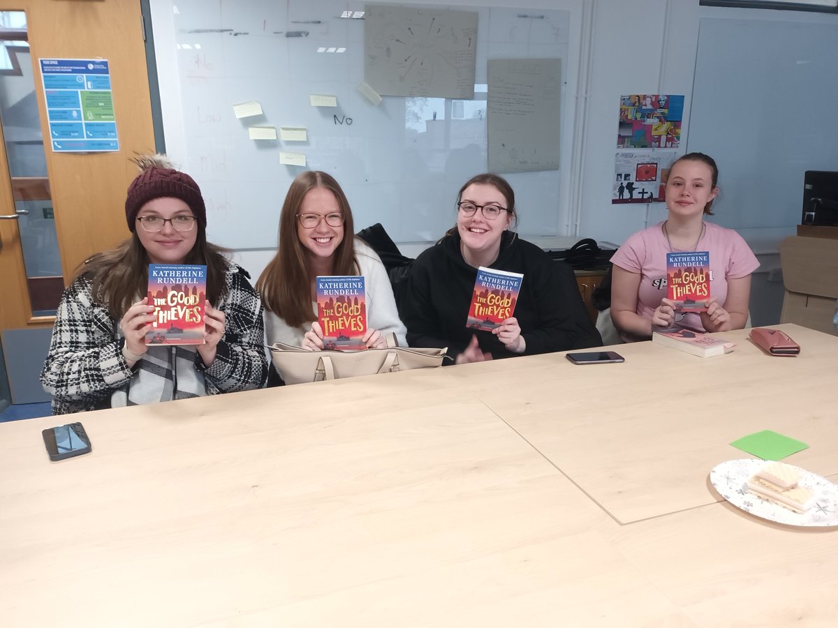 SharonLannie's tweet photo. Our Reading Teachers book group reviewing The Last Bear... and unwrapping The Good Thieves for their Christmas read 📚 xxx https://t.co/NHhAzly1xC