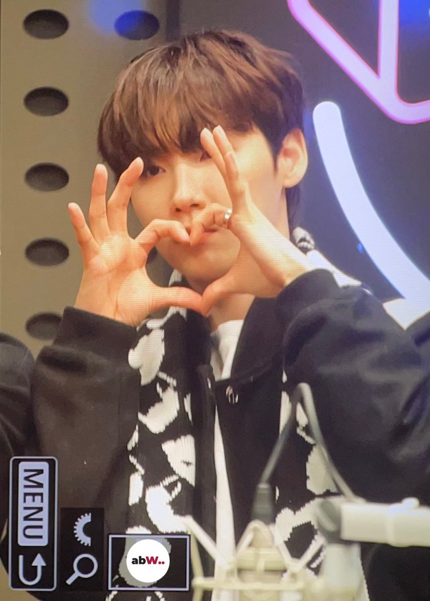 ABoutWOONG's tweet photo. 221213 pre.

오늘도 수고했어 우리 웅이 🧡

#전웅 #에이비식스 #AB6IX #JEONWOONG #WOONG https://t.co/sulXo29QGh