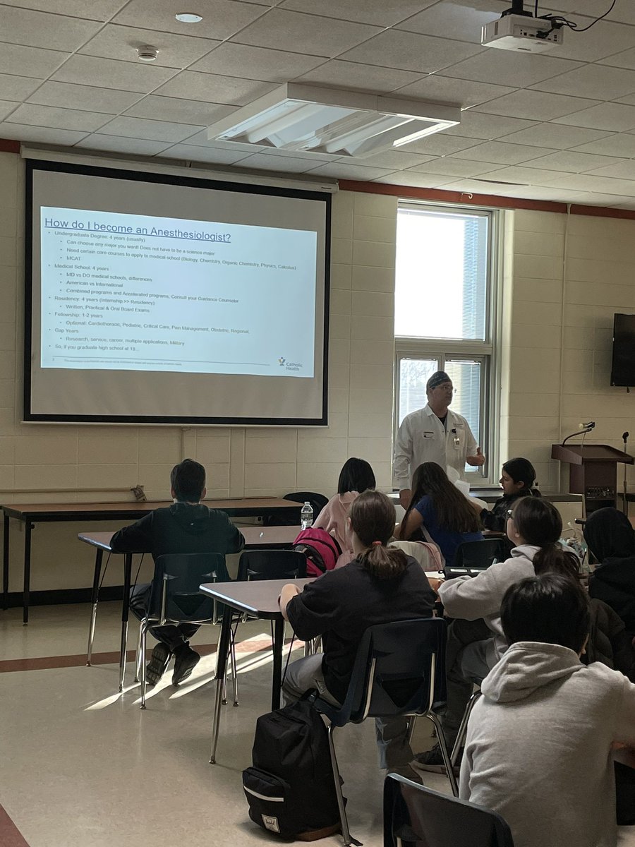 Thank you to Dr. Scarola for speaking to our 7th graders today about anesthesiology! @ElwoodMiddle @Elwood_Super