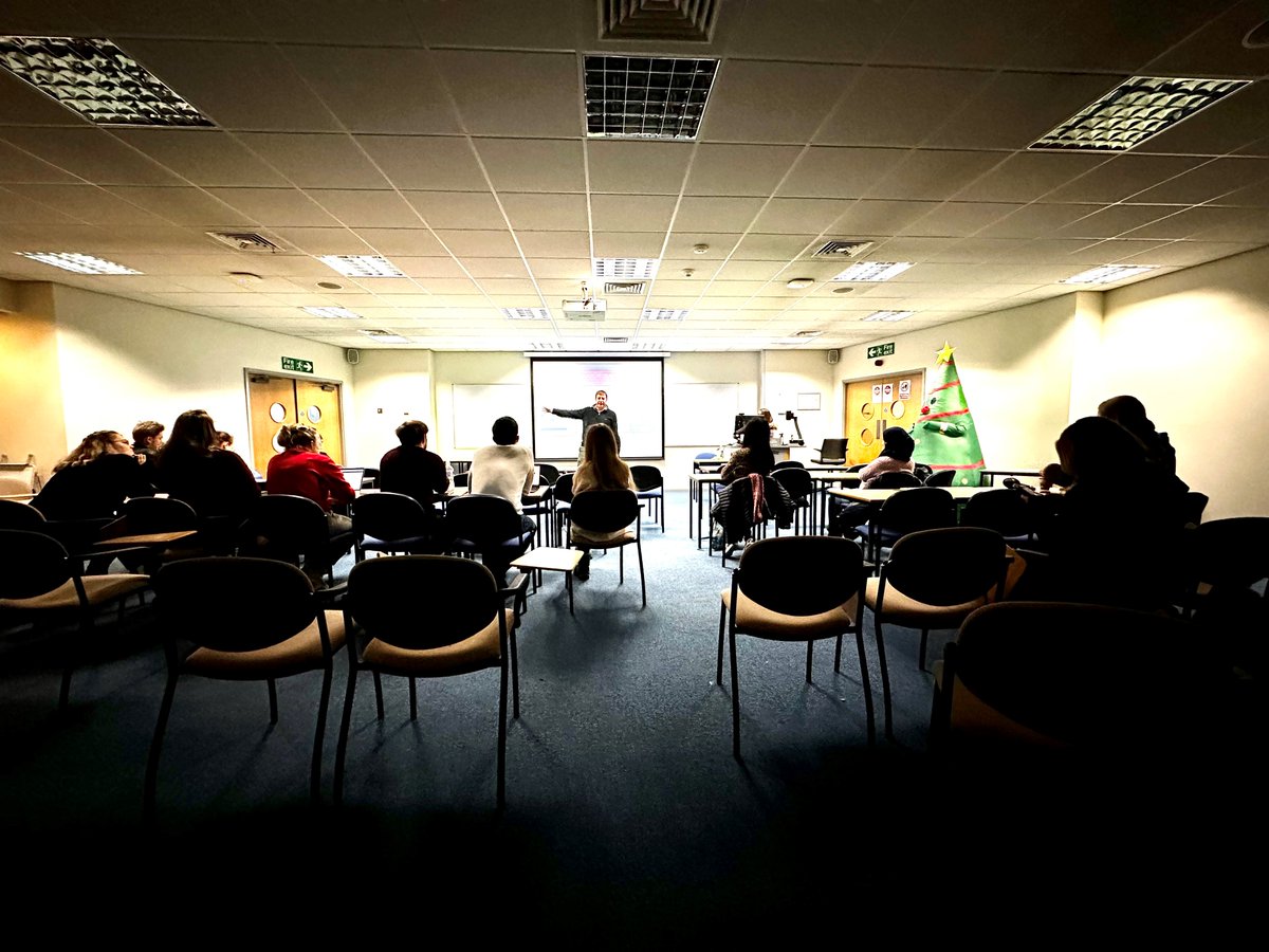 Congratulations to our all our PhD Students and winners for their 1 minutes masterclasses!

Bring on the AMHT Christmas Meal! 🔥