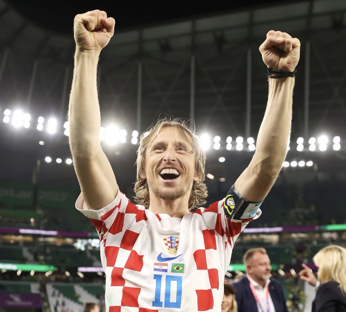 CastellanosCami's tweet photo. Definamos esto.

¿Qué capitán pasa a la final?

❤️Luka Modric🇭🇷
🔁Lionel Messi🇦🇷 https://t.co/2rt4CIxOkI