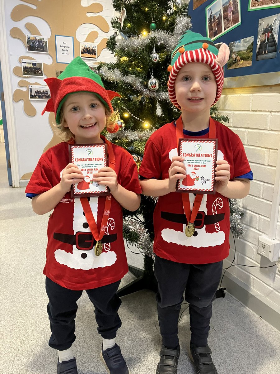 BringhurstPri's tweet photo. Our top fundraisers #inspirationfund @DRETnews #SantaRun Go Year 1 🫶🙌🙌🙌 https://t.co/1y95nWBqCX