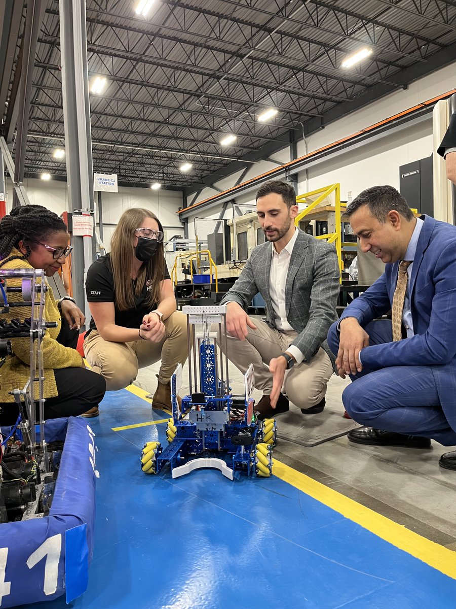 CANFIRST's tweet photo. Joined @ONeducation's announcement with @Sflecce @VictorFedeli @MPPBarnesAjax @DeepakAnandMPP in expanding technological education &amp; computer studies in the Ontario curriculum to include more hands-on learning. 
@frc1241 @frc1325 @4946AlphaDogs @artijaveri @DaveEllis04 @MrsDByers https://t.co/ft3OJJ4ebp
