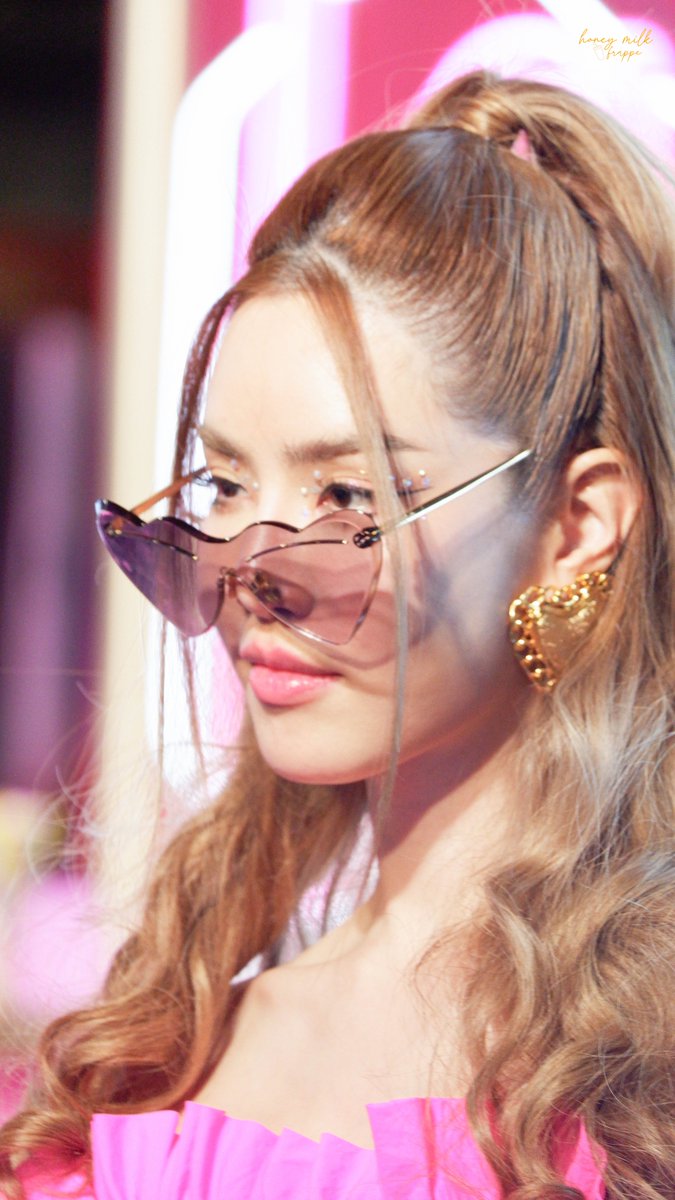 Cynefxn's tweet photo. 221212 #Lazada1212Festival 

#gracekanklao
#เกรซกาญจน์เกล้า https://t.co/MGZrcWi91C