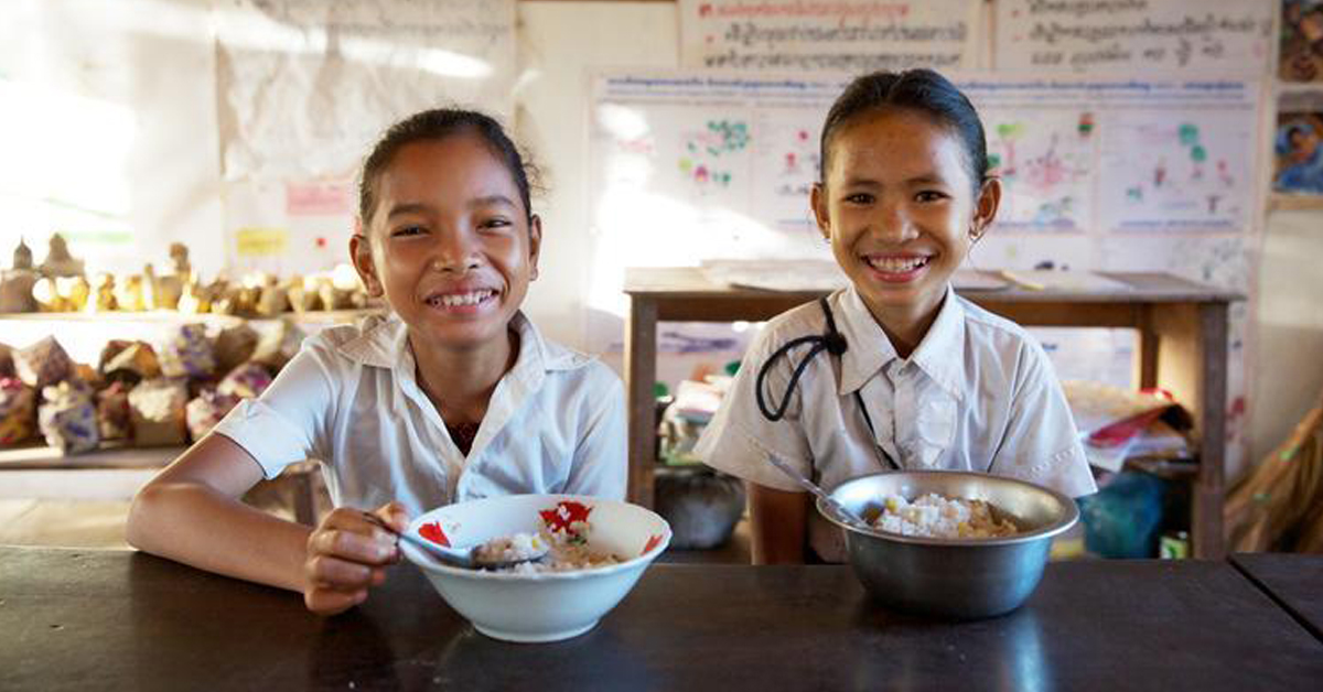 ReadersDigestCA's tweet photo. Day 2 of 10 Days of Giving. Your gift will help classrooms of children enjoy nutritious and filling meals to power their school day. Donate today.
#planinternationalcanada
#giftsofhope
#sponsored
https://t.co/pbIglskdh2 https://t.co/NqoTnSG5y4