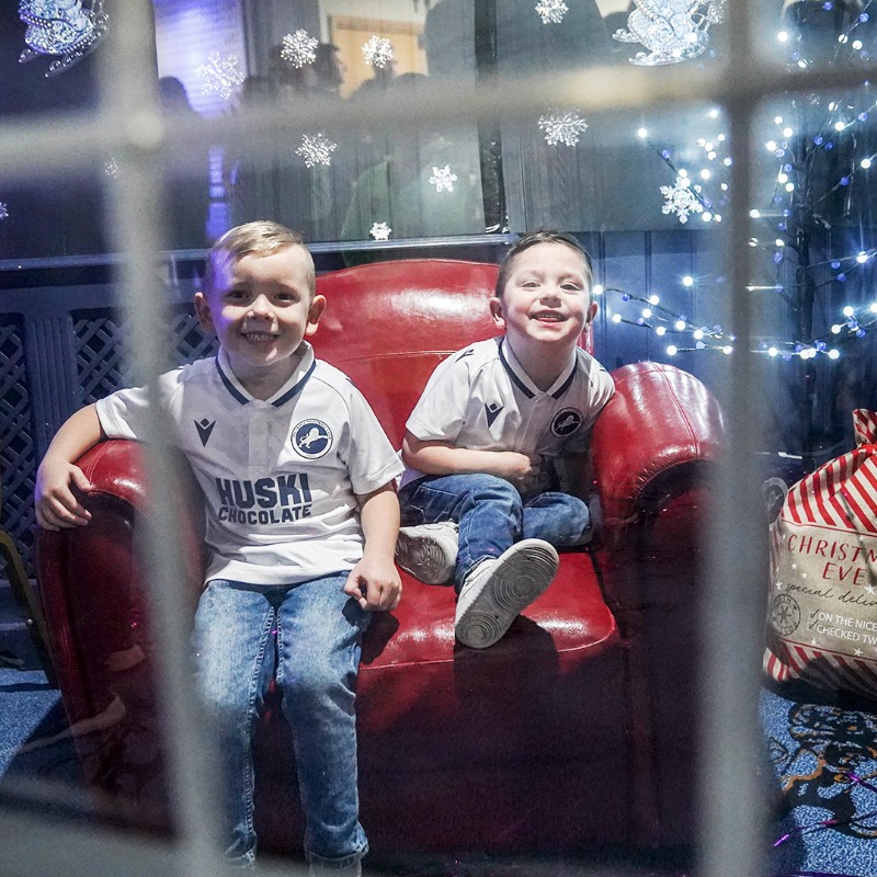 MillwallFC's tweet photo. 🎄 '𝐓𝐢𝐬 𝐭𝐡𝐞 𝐬𝐞𝐚𝐬𝐨𝐧 🎄

✅ Another amazing Christmas Party in SE16!

#Millwall | @zampathelion
