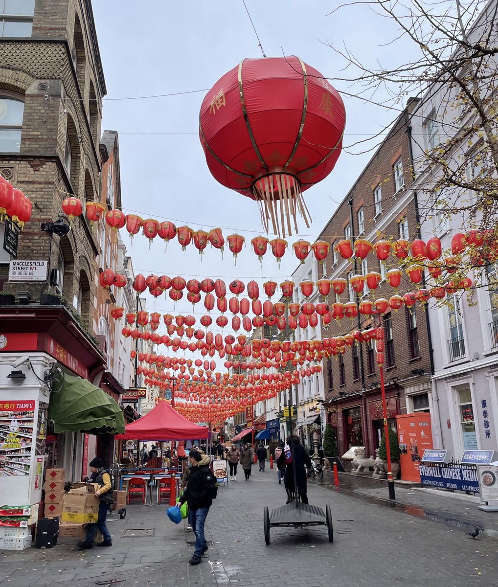 eatinglasvegas's tweet photo. I saw a werewolf with a Chinese menu in his hand…
Walking through the streets of Soho in the rain
He was looking for a place called Lee Ho Fooks
Gonna get a big dish of beef chow mein
- Warren Zevon
#werewolvesoflondon
#Chintown https://t.co/PkthNyhcbV