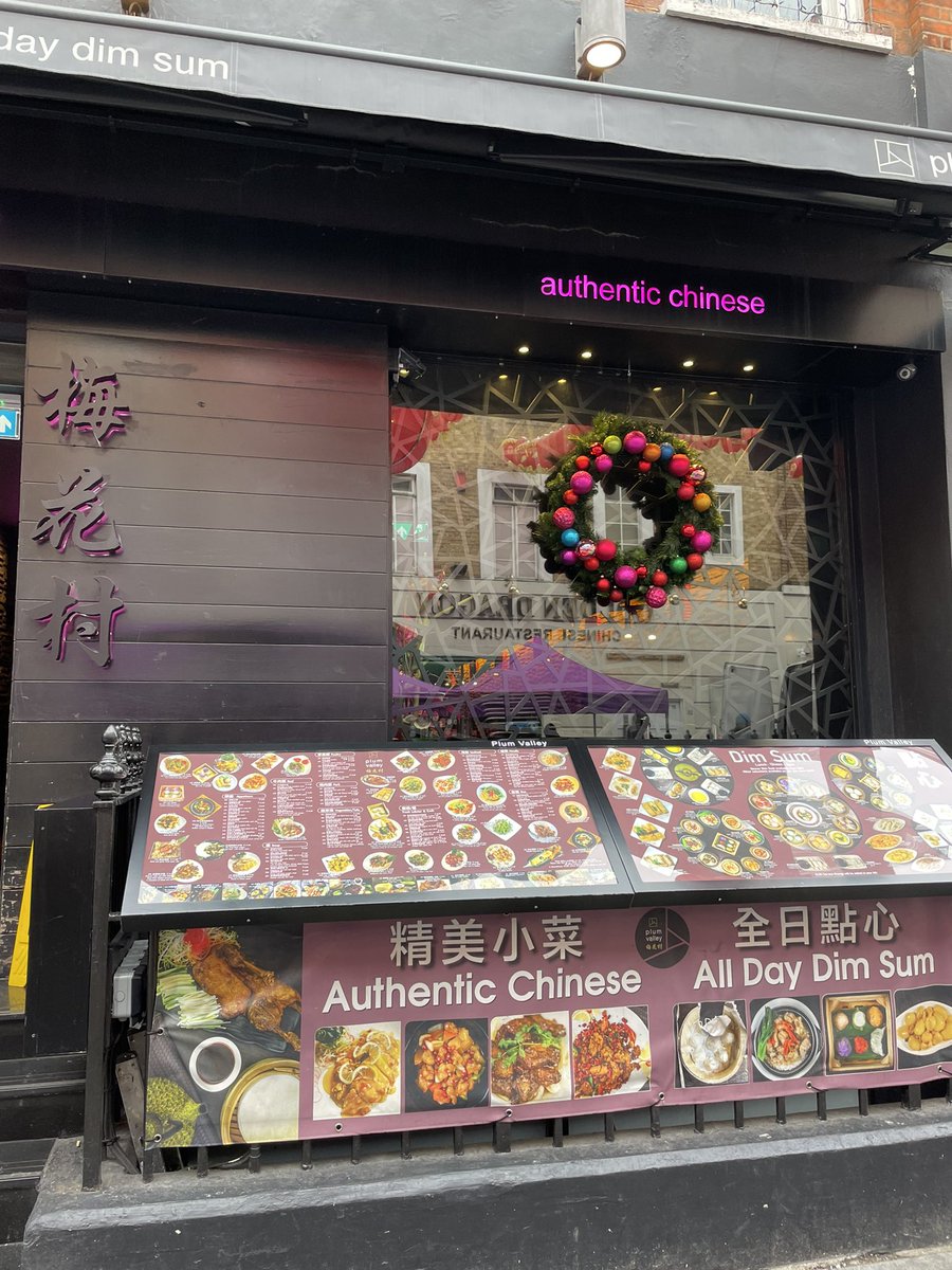 eatinglasvegas's tweet photo. I saw a werewolf with a Chinese menu in his hand…
Walking through the streets of Soho in the rain
He was looking for a place called Lee Ho Fooks
Gonna get a big dish of beef chow mein
- Warren Zevon
#werewolvesoflondon
#Chintown https://t.co/PkthNyhcbV