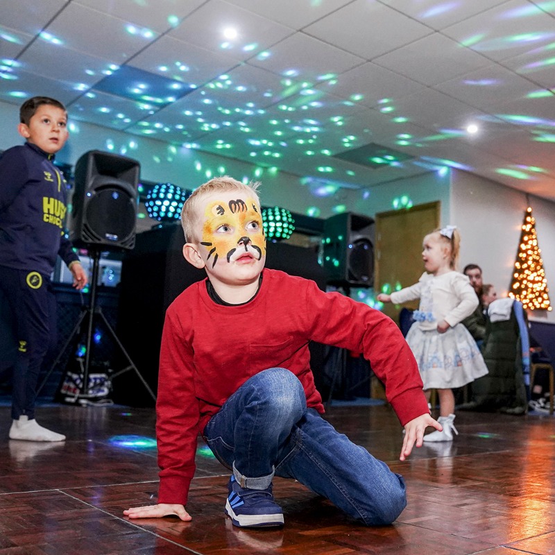 MillwallFC's tweet photo. 🎄 '𝐓𝐢𝐬 𝐭𝐡𝐞 𝐬𝐞𝐚𝐬𝐨𝐧 🎄

✅ Another amazing Christmas Party in SE16!

#Millwall | @zampathelion