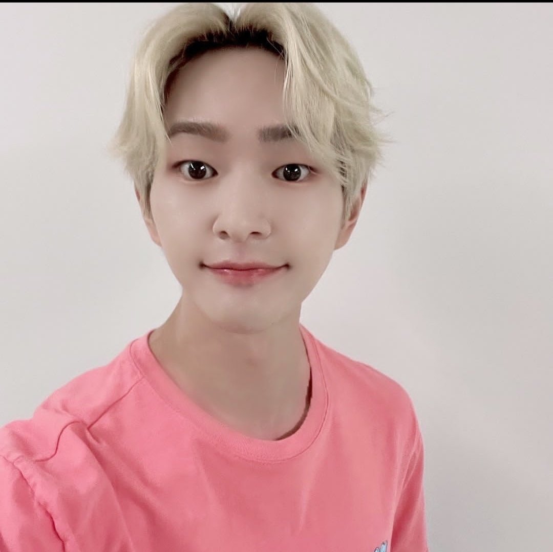 5HINee_ult's tweet photo. Happy ONEW Day 💗🧚
MVP's angel 

#ultonew #LeeJinki #HAPPYONEWDAY https://t.co/HjXQTeImc4