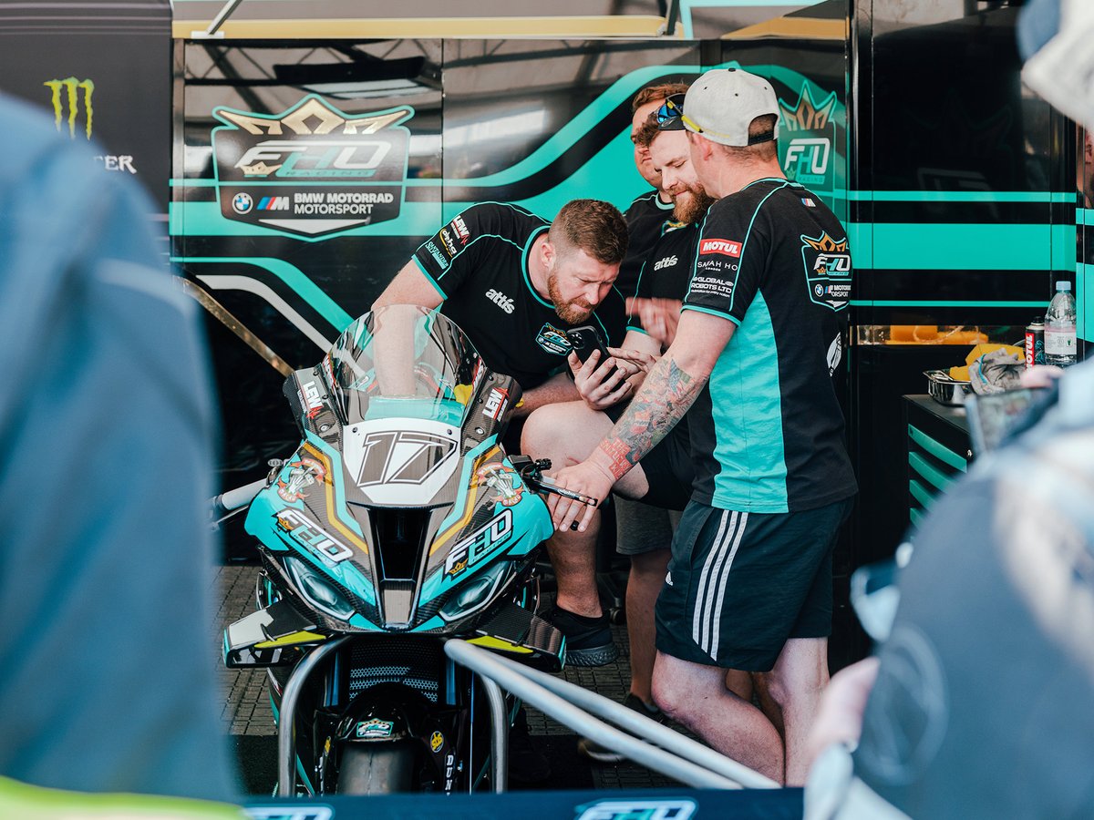 ttracesofficial's tweet photo. What could they possibly be looking at on that phone? TT+ content? TT Gifs? It's always fun and games in the TT Paddock! @FHO_Racing
#TTPaddock #Memes #Motorsport https://t.co/Z8FOxGXs1R