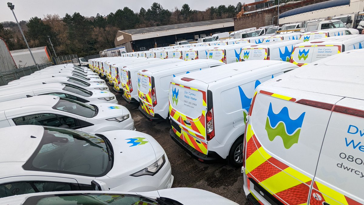 daniel_signs's tweet photo. We have just completed installing the graphics and chapter 8 chevrons to the latest delivery of Ford Transit Connects for Dwr Cymru/Welsh Water 
#ford #fordconnect #vehiclegraphic #vangraphics #metamarkuk #vehiclefleet #vanwrapping #metamark #wales #Chapter8 #chevrons https://t.co/TAeRGKfKhC