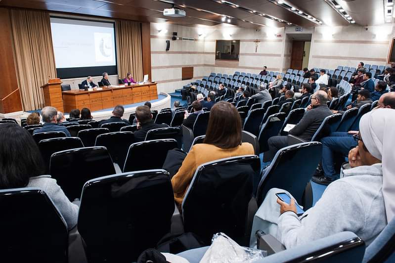 UniSantaCroce's tweet photo. Alcuni scatti di oggi per la #presentazione del #libro "A #Church in #Dialogue": The #Art and #Science of Church Communication a cura di Gema Bellido e con la partecipazione del Cardinale Mario Grech
👇
#siamosantacroce https://t.co/9EvswVGNlu