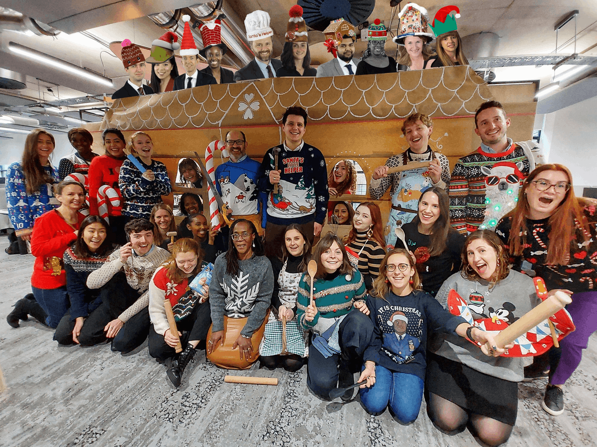 ⛄It's coming to the end of another year and we'd like to take the opportunity to review the key UK immigration developments over the last 12 months with a 12 Days of Christmas calendar! 

🎁 Click below to open each door
kingsleynapley.co.uk/insights/blogs…

Happy Holidays from all of us!