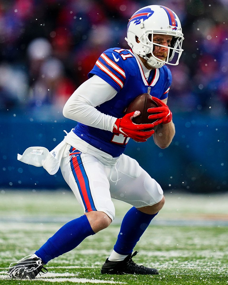 BuffaloBills's tweet photo. Back in Buffalo. 

We’ve signed WR Cole Beasley to the practice squad and released WR Marquez Stevenson: https://t.co/l7tWZUZPkF https://t.co/ymrIEOV6rg