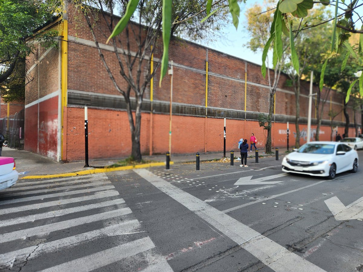 HecBadillo's tweet photo. @ecobici, ¿cuándo van a poner las nuevas bicicletas #ecobici en la estación 465 Laguna de Ginebra-Lago Wetter col #Pensil @AlcCuauhtemocMx? 

Muchos las utilizábamos d #Metro San Joaquín a #Polanco y ahora No hay, pónganlas por favor. #MovilidadCDMX
@LaSEMOVI @AA_DF  @HSBC_MX https://t.co/zwOme537YA