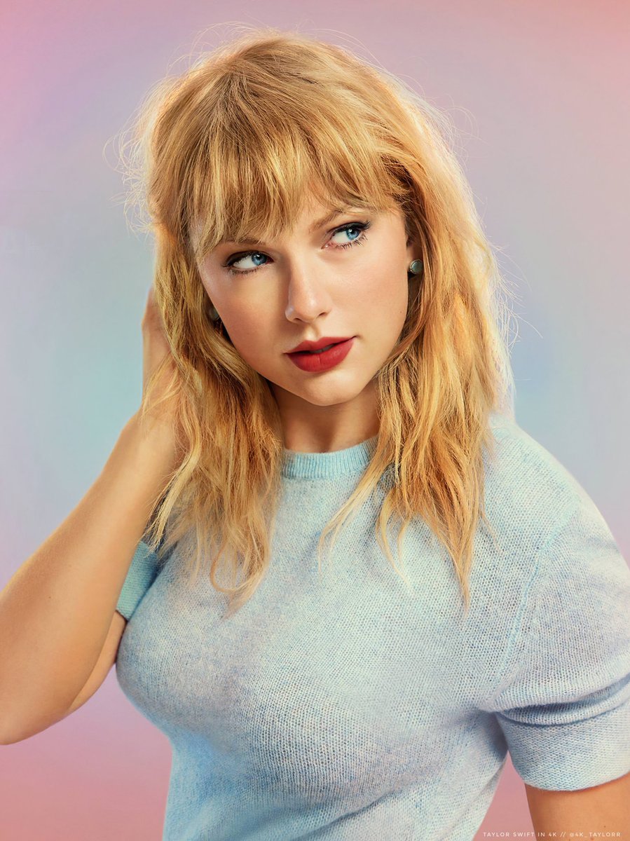 oraculosemideus's tweet photo. [CURIOSIDADE] No Riordanverso, Taylor Swift é descendente de anões nórdicos. Sabemos disso no livro "A Espada do Verão". O fato deve ter sido ironizado por Rick Riordan pois a cantora tem 1,8m de altura. E Jacques, a espada de Magnus Chase, adora cantar "Shake It Off". https://t.co/KronWfHAc3