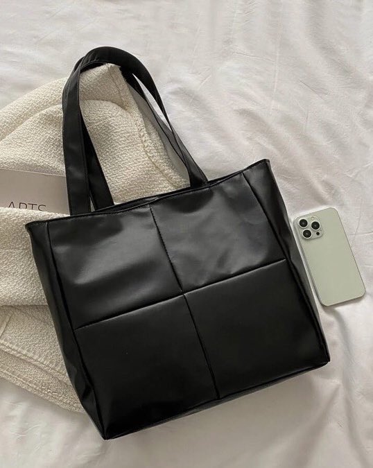 dilsyervw's tweet photo. review totebag under 100k🫶🏻
⿻kulit sintetis, shiny mewah, waterproof, penutup resleting, muat banyak, warna hitam pekat, jahitan rapi💯
⿻bisa untuk kuliah/kerja, cocok utk outfit formal/casual. 🛒 https://t.co/yBoiBILGch https://t.co/dn5SalhI68