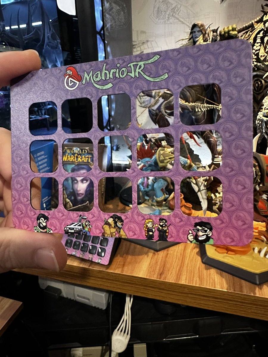 mahriojr's tweet photo. Olha só o que a @elgatoPT fez! 

Um Stream Deck personalizado com as artes do canal. 

Tenho muito orgulho de ser parceiro da marca que tem as melhores ferramentas para os criadores de conteúdo!

Um dos primeiros parceiros do canal que acreditou em nós lá no início! 

Obrigado ❤️ https://t.co/hFVFmiSMyU