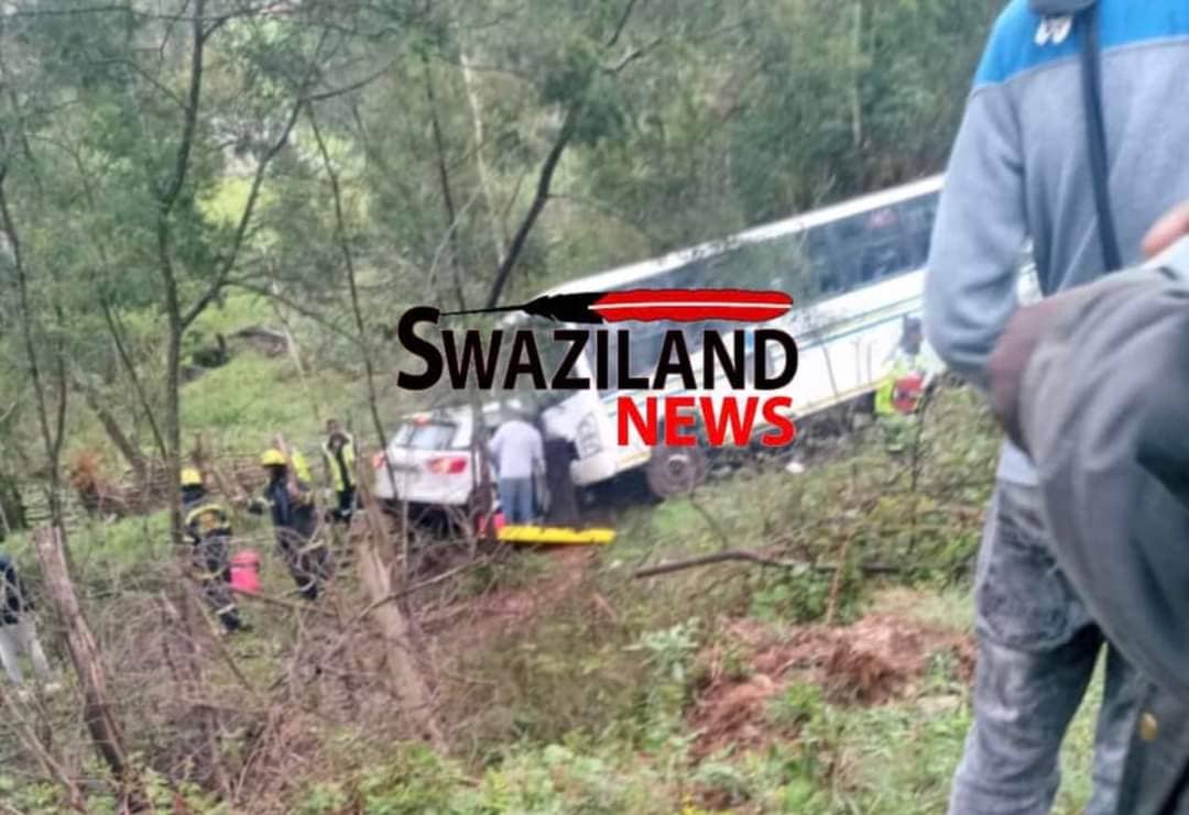 BabaFistos's tweet photo. @BBCBreaking @SADC_News please Investigate this accident. https://t.co/66efpn75Wd