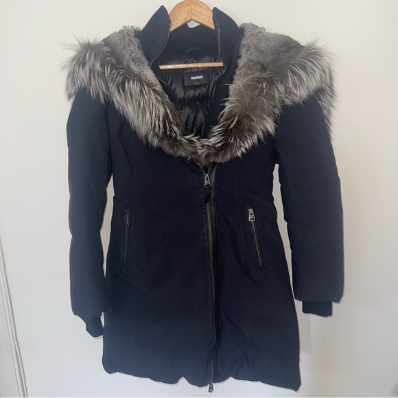ConsciousCie's tweet photo. So good I had to share! Check out all the items I'm loving on @Poshmarkapp #poshmark #fashion #style #shopmycloset #gucci #sam #mackage: https://t.co/cOZ1bA0Qih https://t.co/9bbULDe3Jz
