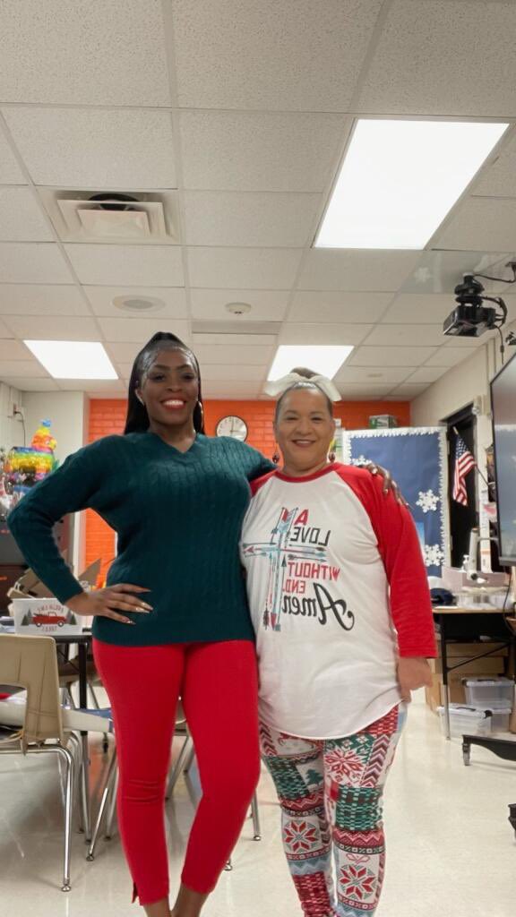 Red and Green Day at Travis! <a href="/TravisMSBobcats/">Travis Bobcats</a> <a href="/TMSPublications/">Travis Publications</a> #bobcatsbelieve 🎄❤️💚