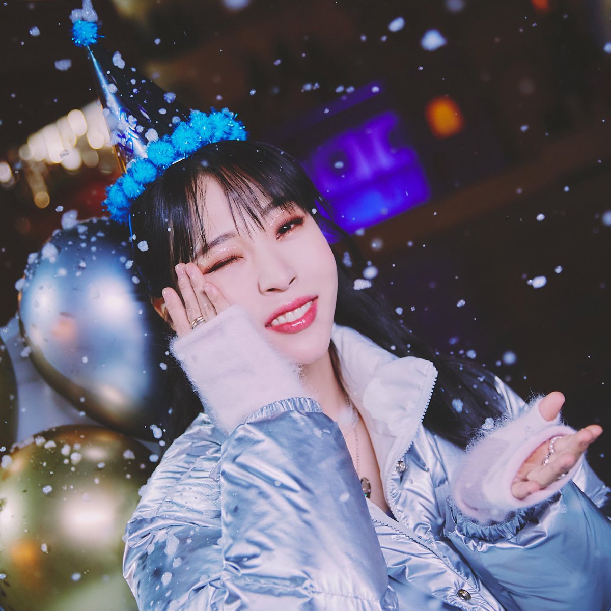 햄 눈 보고 있으면 그냥 좀 많이 설렘 뭐랄까 말로 다 표현 못할 그런 아름다움인ㄷ 그냥 별 그 자체임 어떤 사진에서든 반짝반짝 빛남