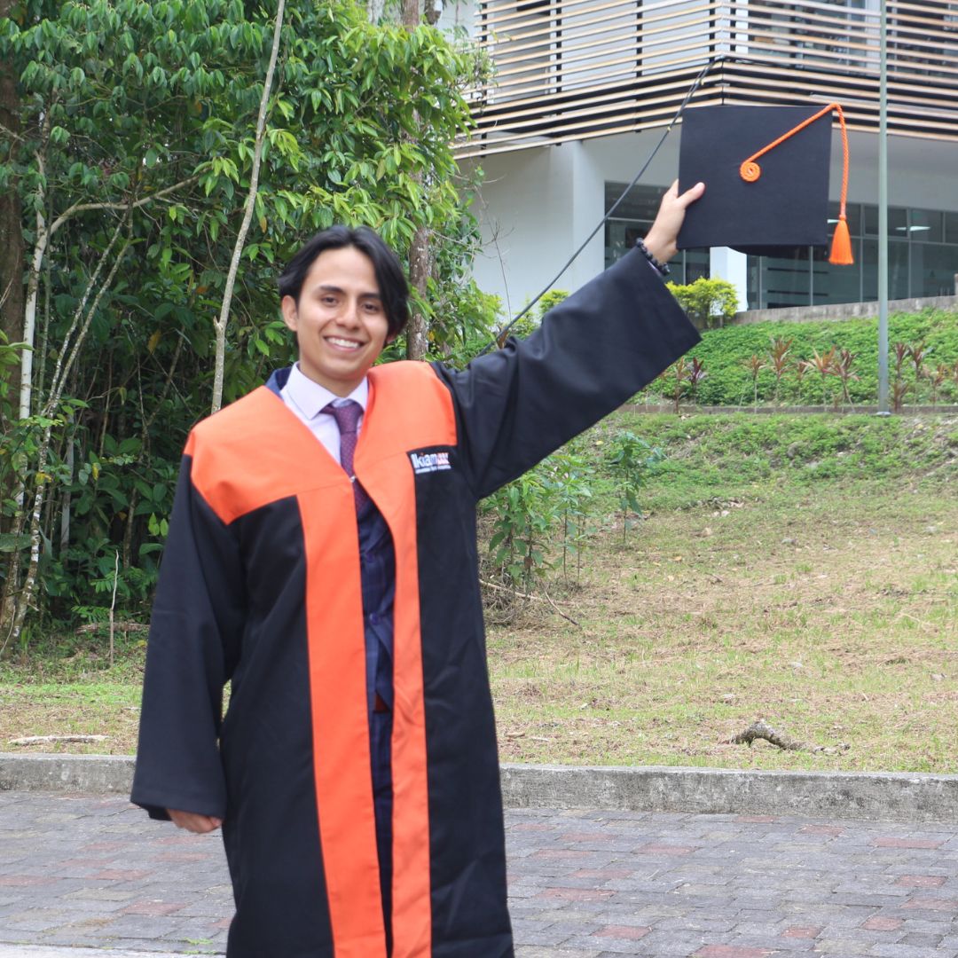 "Las mariposas expresan hasta 300 veces más HSP en presencia de calor, respecto a la temperatura ambiente. Esta es una descripción de los posibles cambios epigenéticos que causará el cambio climático en los insectos del Neotrópico" Leo Camino, nuevo ingeniero en Biotecnología