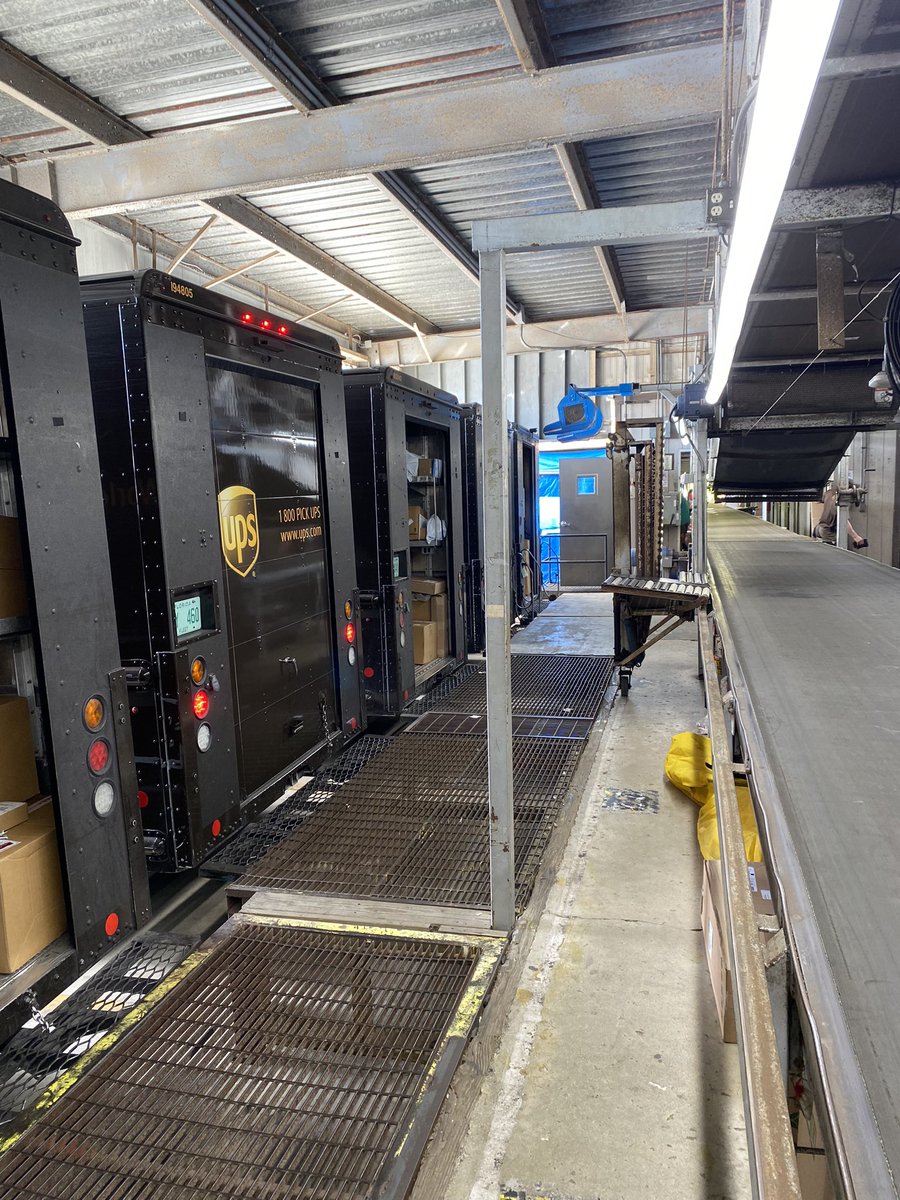 Fort Pierce preload again gifting #DoorsDown this Tuesday morning @FloridaUPSers please keep it going! #TeamworkMakesTheDreamWork #ProudUPSers