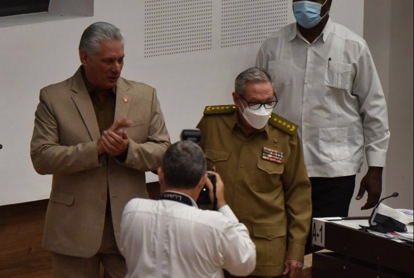 #Cuba Con la presencia del General de Ejército Raúl Castro Ruz inició en el Palacio de Convenciones de La Habana, la segunda jornada del Décimo Periodo Ordinario de Sesiones de la Asamblea Nacional del Poder Popular en su IX Legislatura. #PoderPopular pcc.cu/noticias/asist…