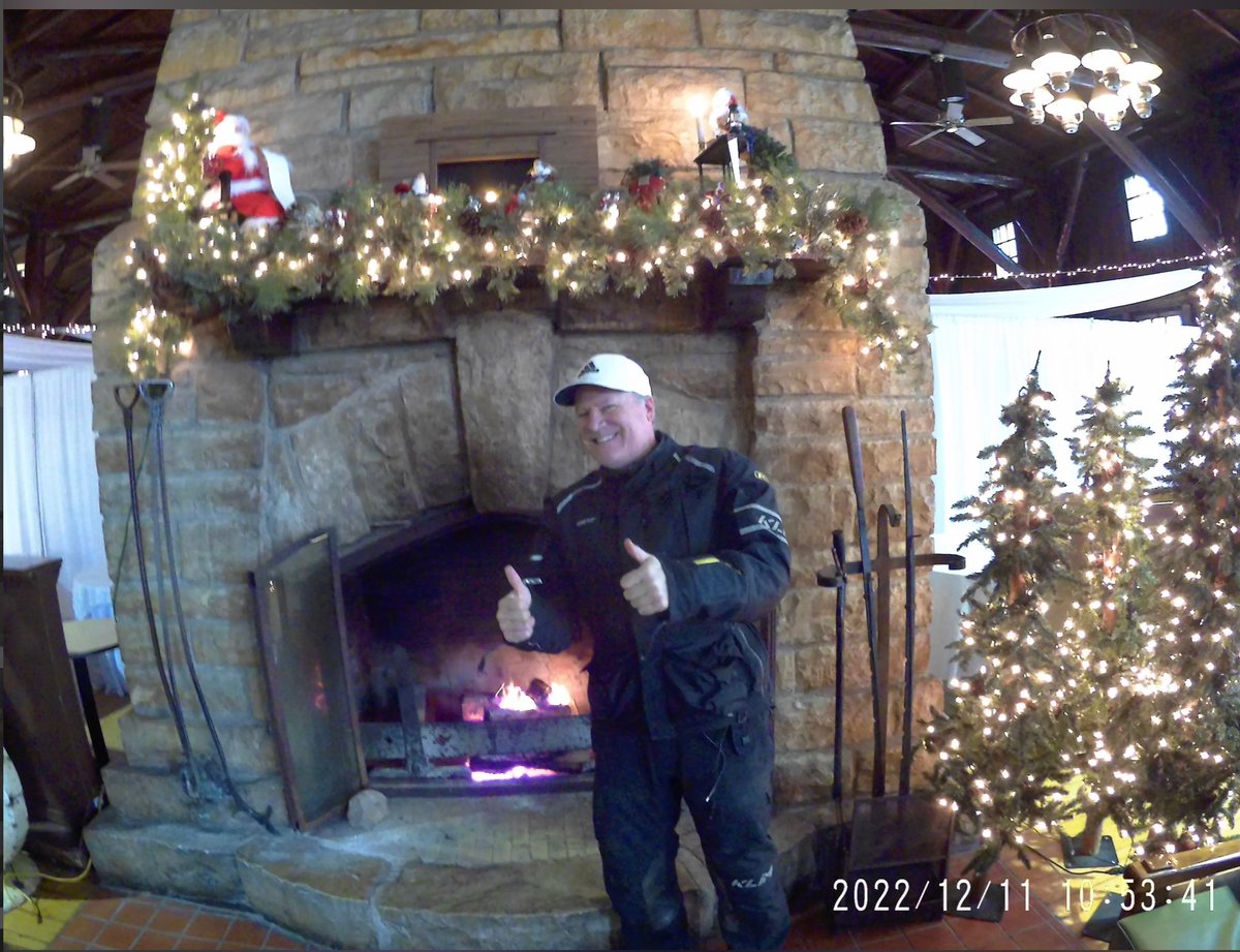 ChicagoAdvRider's tweet photo. Warming up next to fireplace at the lodge. 2 hour ride from meetup point. 

#starvedrock #Illinois #Chicago https://t.co/NnYRTwCBgW