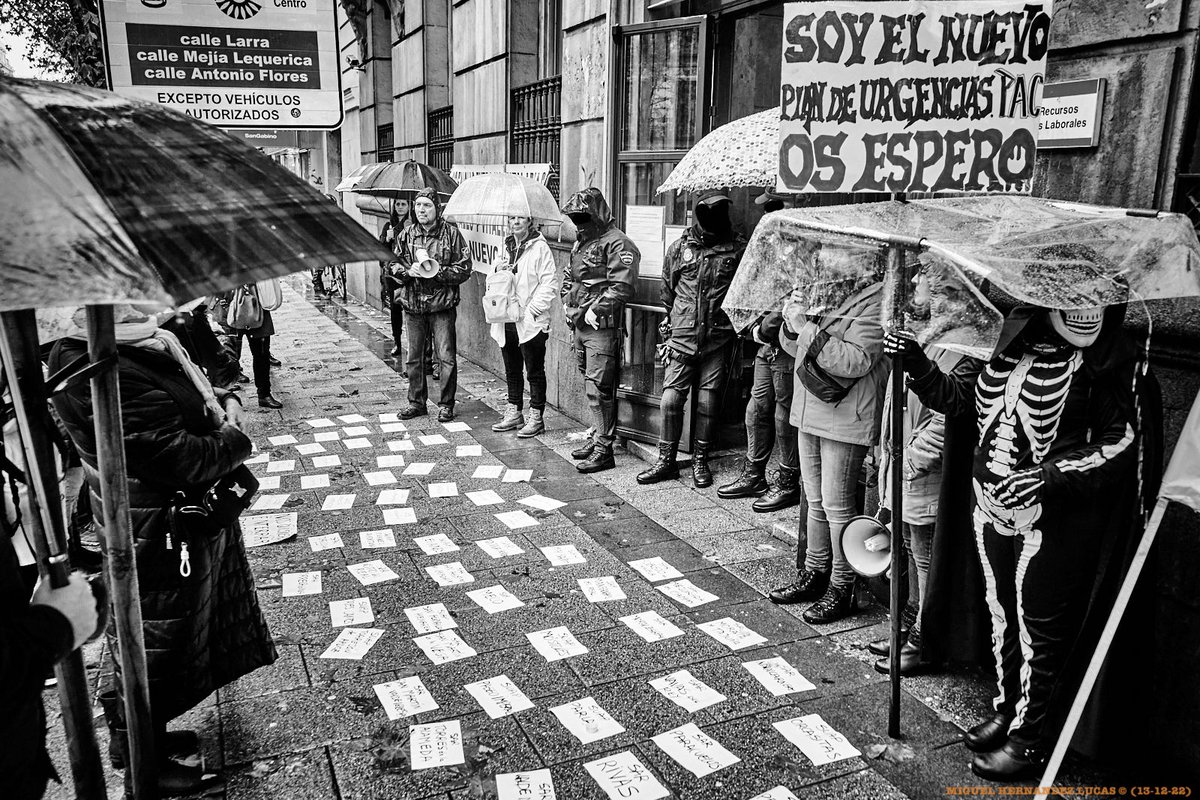 MiguelhlLucas's tweet photo. Nota de autor: ¡SIN LA PARTICIPACIÓN DE LA CIUDADANÍA NO LLEGAREMOS A BUEN PUERTO!
Firma: Un ciudadano.
Ellos y yo nos hemos "mojado" ¿y tú?. 👇
🪧14/12: Manifestación de Sagasta a Sol 11h
🪧17/12: Marea blanca 
🪧18/11: concentración hacienda 
#AtenciónPrimaria
Foto🧵⤴️ https://t.co/uRa0Sa7YWq