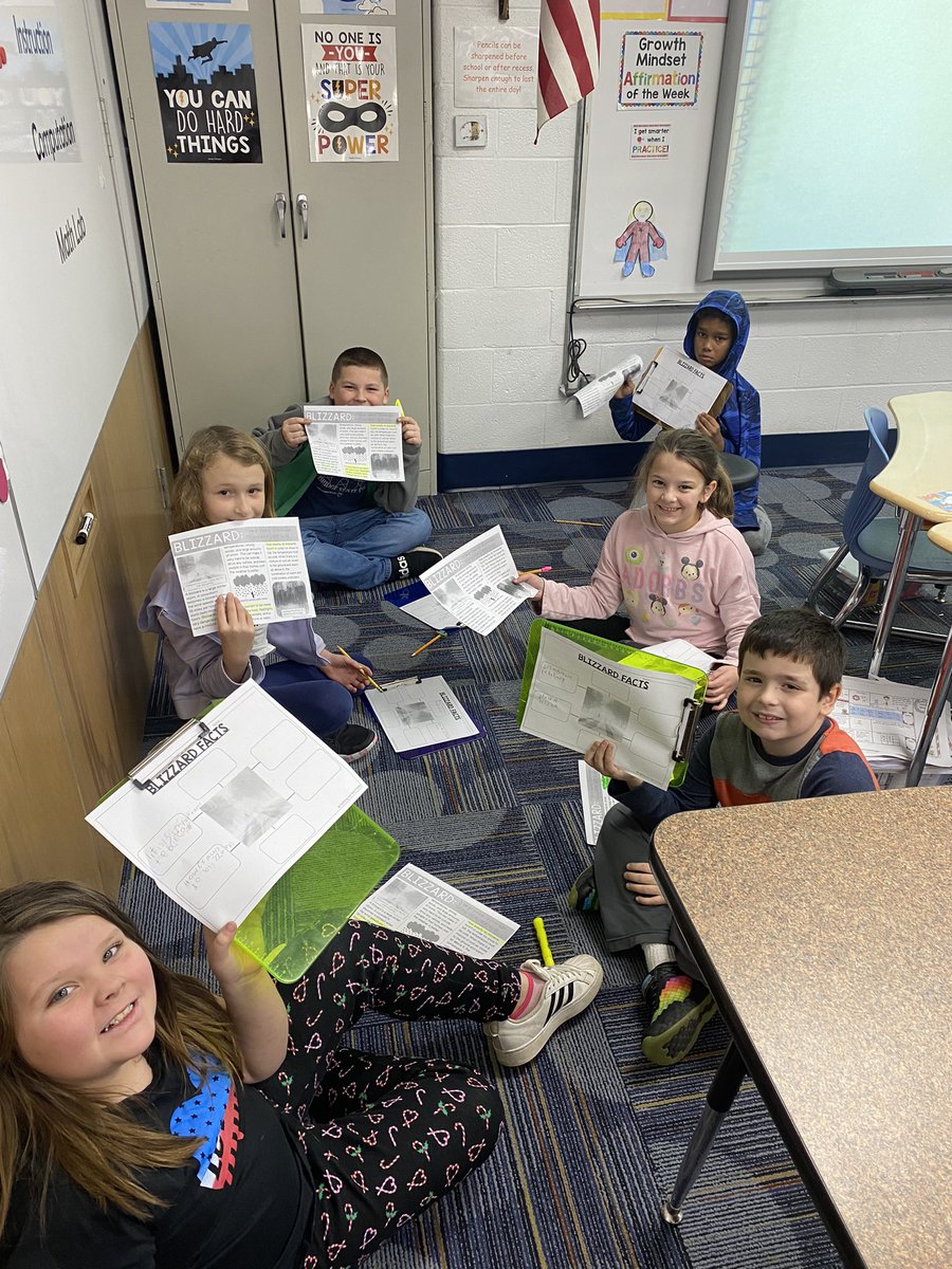 BaptieGretchen's tweet photo. Working as groups to research and write informational paragraphs about weather. #readersareleaders #thirdgraderocks #weather #writers #wearemadisonblue https://t.co/TxstpveG2k