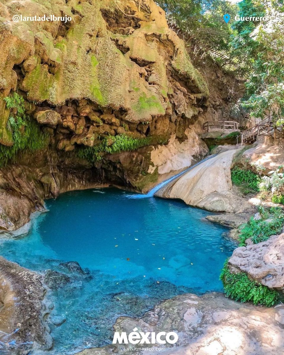 These are the beautiful Blue Pools of Atzala, the best kept destination in Taxco 💎. An incredible natural attraction for a refreshing dip! 📸 @larutadelbrujo #VisitMéxico