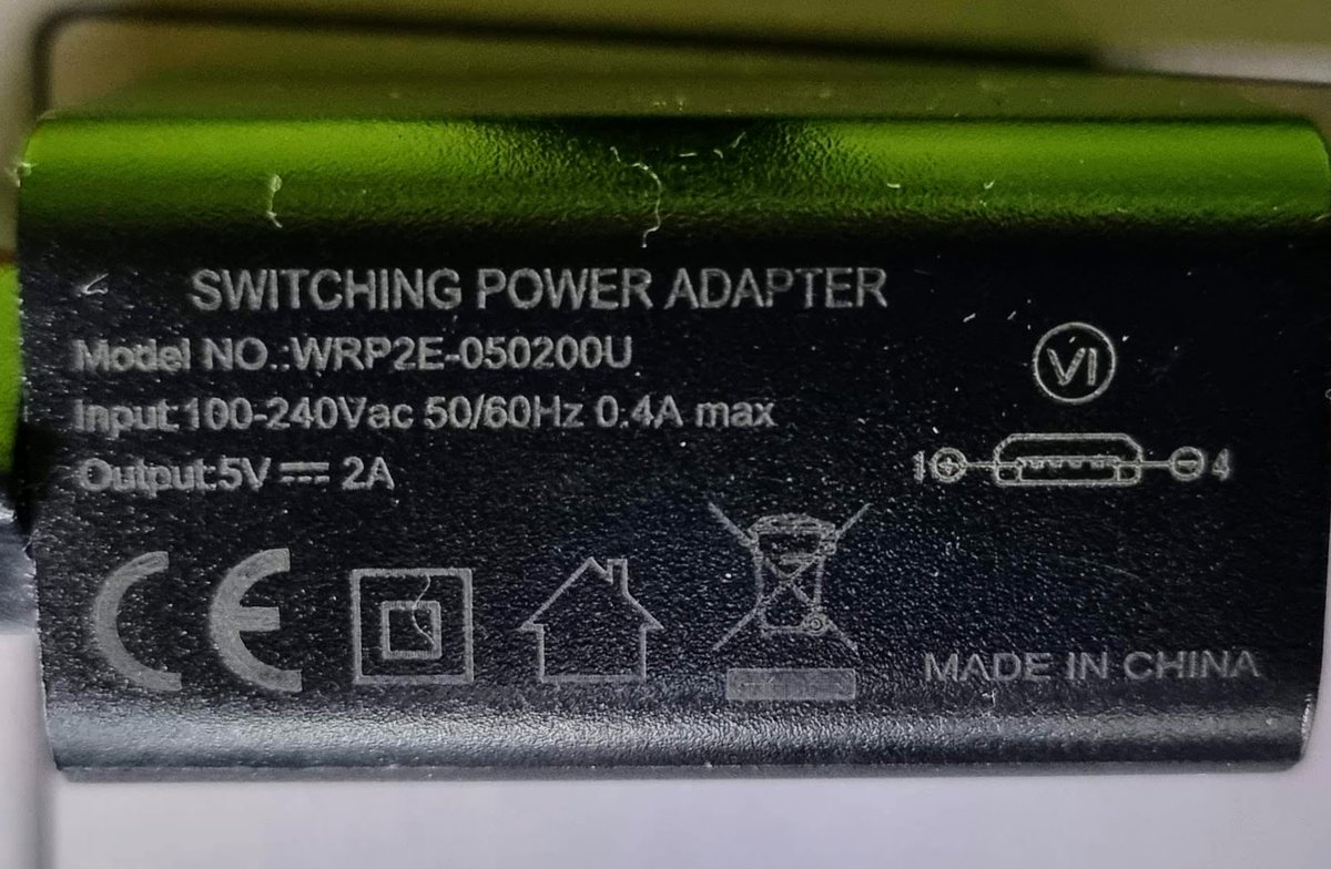 tonicanizares's tweet photo. Alguien sabe cual de estos 2 cargadores de teléfono es más potente, mas rápido? Gracias
#amperios #voltios #watios https://t.co/3YNhERfT2T