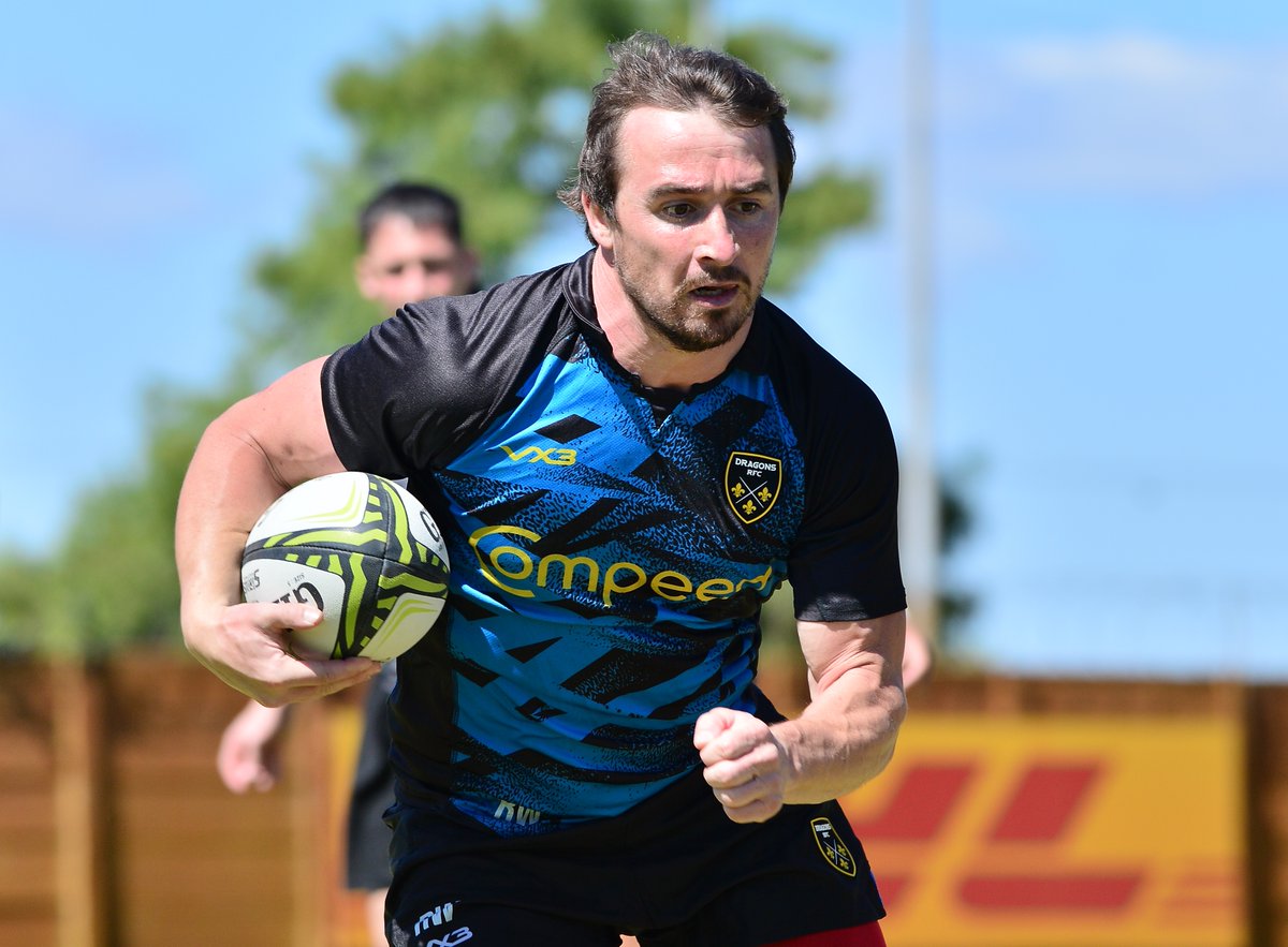 🗣️ “We are competitive, and it has all been away from home recently... Let’s now take that momentum back to Rodney Parade for a big few weeks..."

<a href="/RhodriWillss09/">Rhodri Williams</a> looks ahead to Pau challenge 💪

▶️ tinyurl.com/mvm9v9ve
🎟️ eticketing.co.uk/dragons/

#WeAreGwentRugby