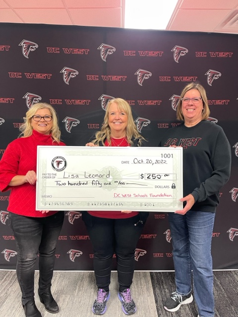 The Foundation awarded a classroom grant to support coursework in STEM (Science, Technology, Engineering, Mathematics) fields. 

Read full story -- dcwestschoolsfoundation.org/2022/11/17/dc-…