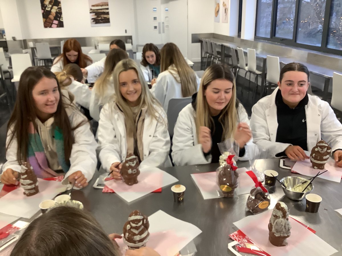 StCatherinesBus's tweet photo. Business Studies students ⁦@ButlersChocs⁩ https://t.co/UK59Ec5a1u