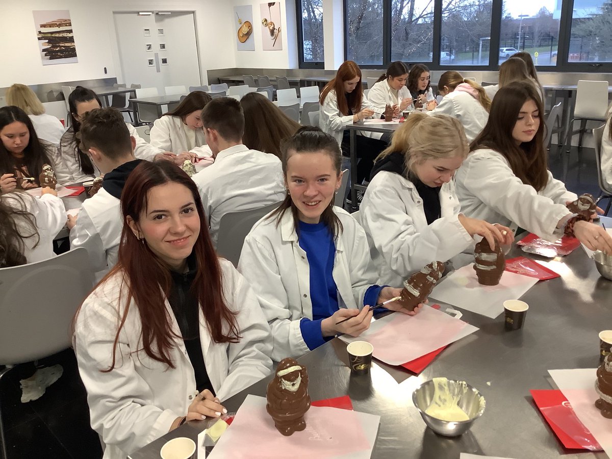 StCatherinesBus's tweet photo. Business Studies students ⁦@ButlersChocs⁩ https://t.co/UK59Ec5a1u