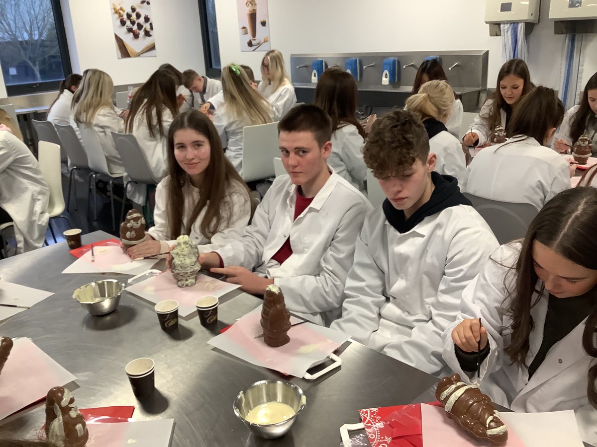 StCatherinesBus's tweet photo. Business Studies students ⁦@ButlersChocs⁩ https://t.co/MdRwrdb1Lv