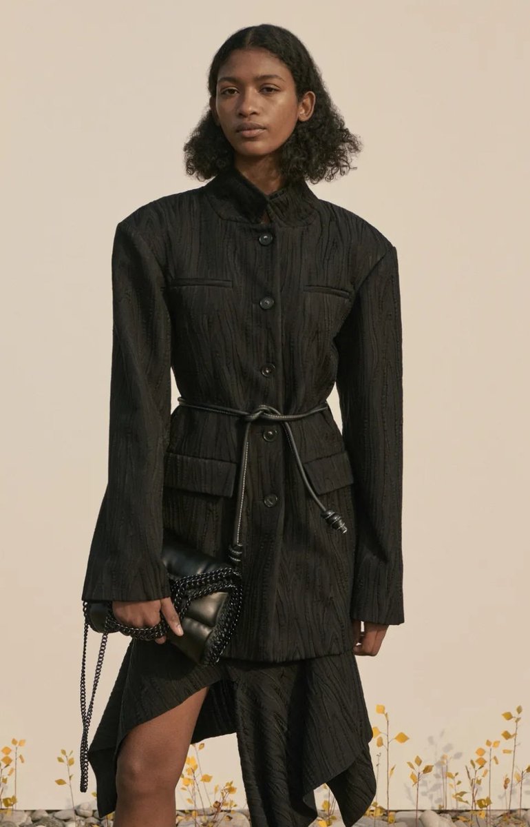 LadymiaMicky's tweet image. Collezione PreFall23 Stella McCartney @StellaMcCartney #StellaMcartney #PreFall23 #moda #outfit #look #fashion #fashionstyle #style #fashionista #glam #glamour #trendy #tendenza #myfollowers #UnBacioFatato 👗😍❤️