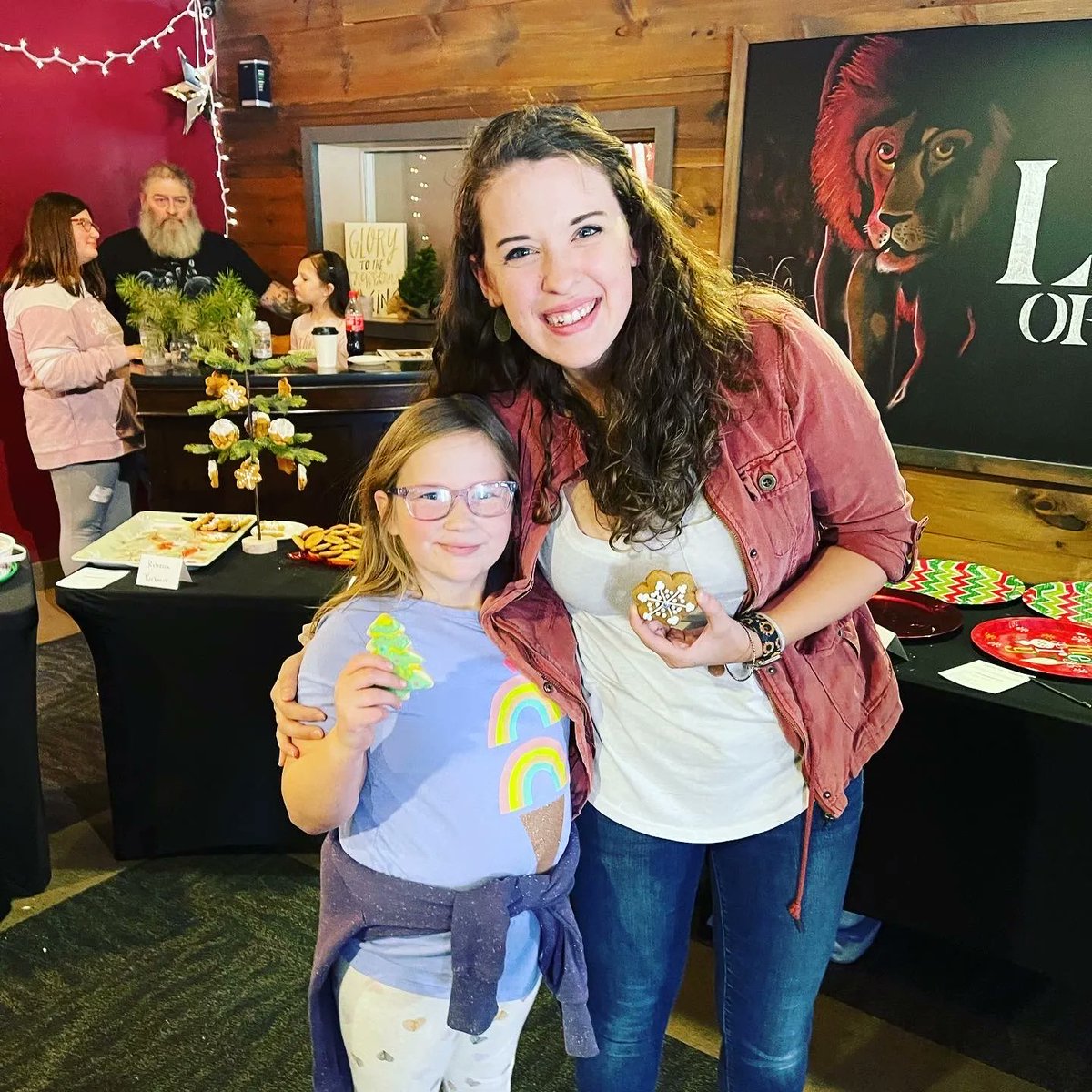 FV_Church's tweet photo. Hence you signed up for the Christmas Cookie Contest yet?? ✨🎄🍪 THIS SUNDAY! https://t.co/GYfZq8gXHm