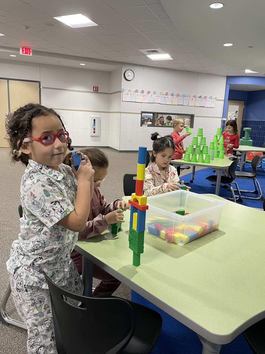 These #smartcookie Kinder kids are knocking it out of the park today in NEIL time <a href="/CarolNorthES/">North Elementary School</a> . The 6Cs are in action! #1LISD #enrichment4all #WeCAN